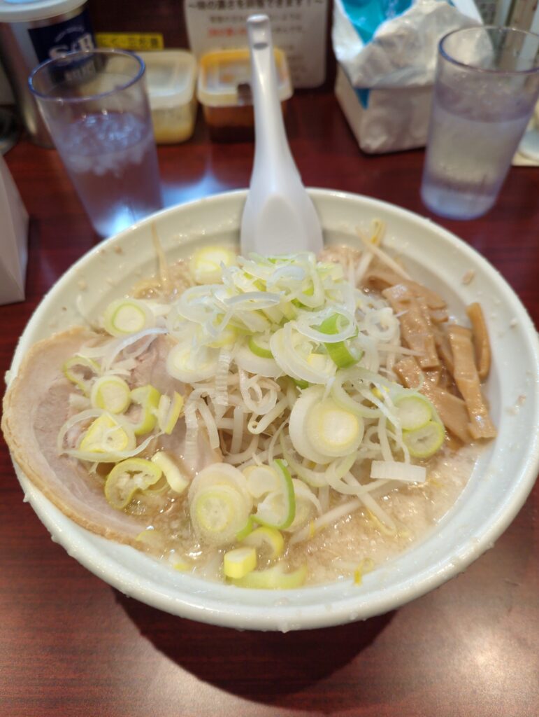 醤油ラーメン750円